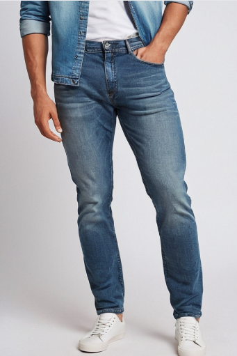 Diesel Ice Blue Light Wash Slim Fit Jeans – Clean Look, Fresh Style