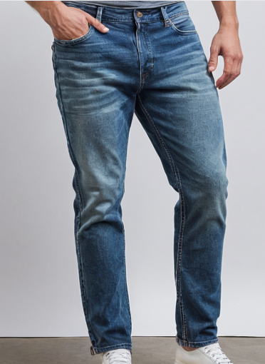 Diesel Classic Mid-Wash Slim Fit Jeans – No Rips, Clean Look